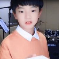 池俞奧