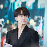 Jeonghan尹凈