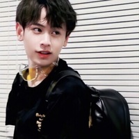 畏尾諾
