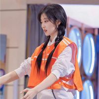 鹿菀柒