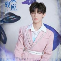 苏新浩和妹妹在学校也