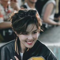 焉栩嘉杨芸晴