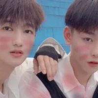 祝星辰和冯学飞是朋友