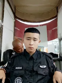 富二代与保安