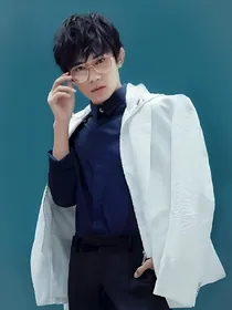 易烊千玺之冷酷校草变暖男
