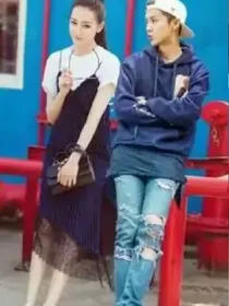 他怕高，她怕水，只有陆地最安全