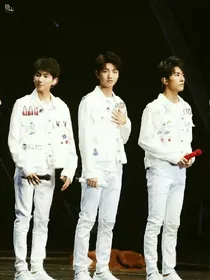 TFBOYS：愿你来世有糖吃