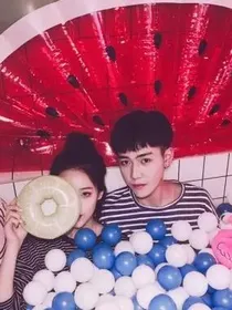 倚看花开