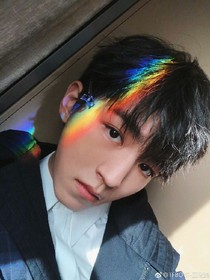 王俊凯的两个女人