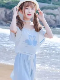 三个人爱上两个同样的词语，友谊和爱情