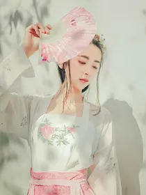 一代凤女。巅覆两帝