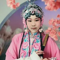 叶萝丽之王默公主_d350