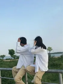 芬还在那