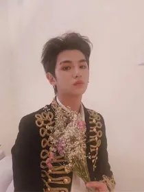黄明昊.学妹有点甜