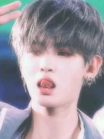 黄明昊：奶狗太黏人
