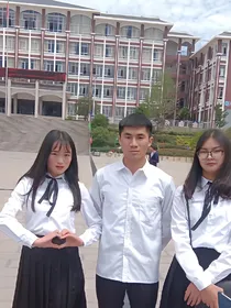 疼痛的青春惊奇的我们