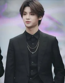 黄明昊，家有兄妹