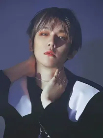 边伯贤：我和大叔先婚后爱