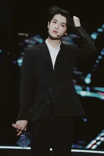 黄明昊：助理妹妹慢点跑