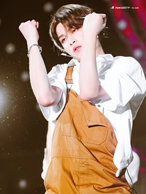 黄明昊：对不起你