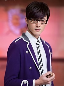 穿越到萌学园之伊想不到