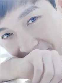 张艺兴：蜜中带甜