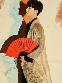 易烊千玺：妃子不好宠_d356