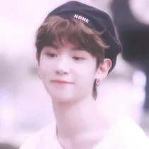 黄明昊，身不由己_d548