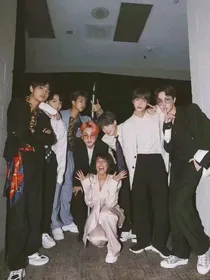 防弹.black.bts