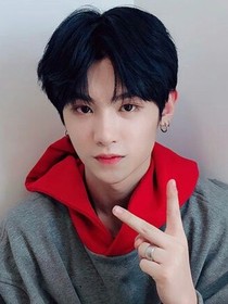 黄明昊.我们再见