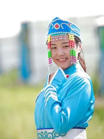 想起一个偶遇的蒙古族女孩