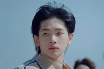 周震南:那就在一起。