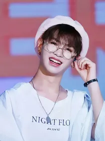 黄明昊：99次告白