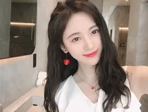 鞠婧祎的演艺生活