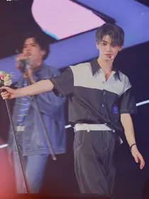 黄明昊:家教有点蠢