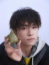 习惯的对你傻笑