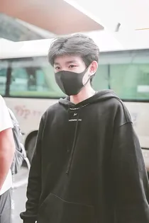 王源，我喜欢上你了