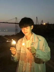 大叔求抱抱