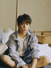 黄明昊：奶味stin