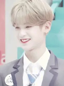 黄明昊:奶茶小姐超级甜