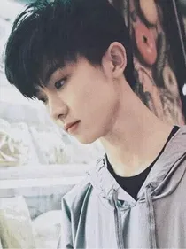 偷偷心动。