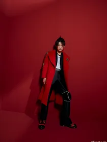 易烊千玺：京城易少，轻点撩
