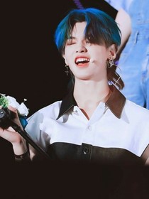 黄明昊：初遇他是很甜