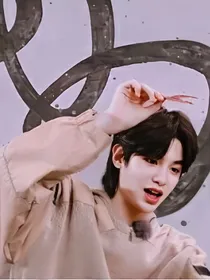 黄明昊：姐姐你好甜o