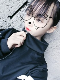 女孩的悲惨的生活