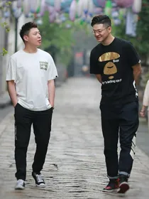 金涛拍东岸
