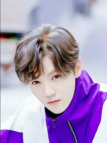 鹿晗，迷茫的爱情