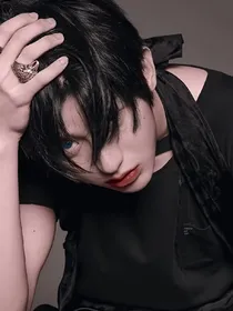蔡徐坤：网红美人难攻下