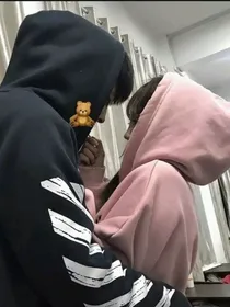 突然出现个弟弟