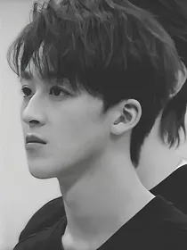 R1SE女尊：前辈留步